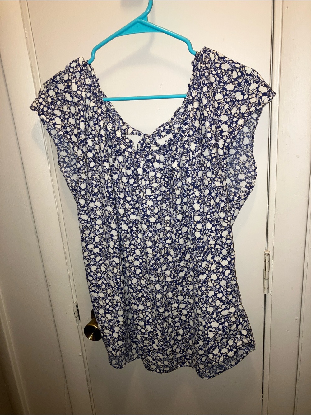 LC Lauren Conrad Navy and White Floral Cap-Sleeve Blouse